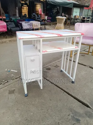 Manicure Marble Table, White and Pink Flowers 
