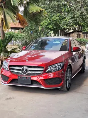 Mercedes-Benz C200 2017 Red