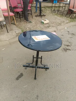 Round Marble Restaurant Table, Black With Branding 