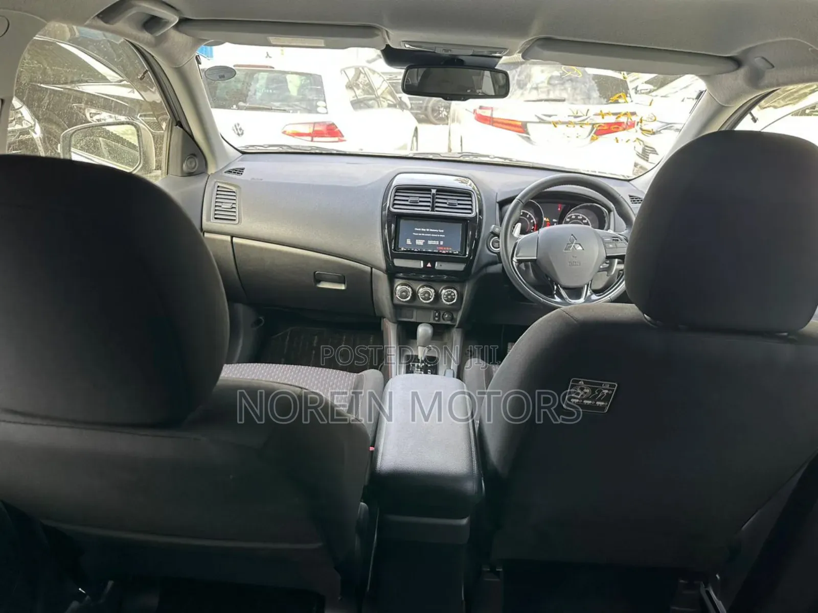 Mitsubishi RVR 2017 Off white