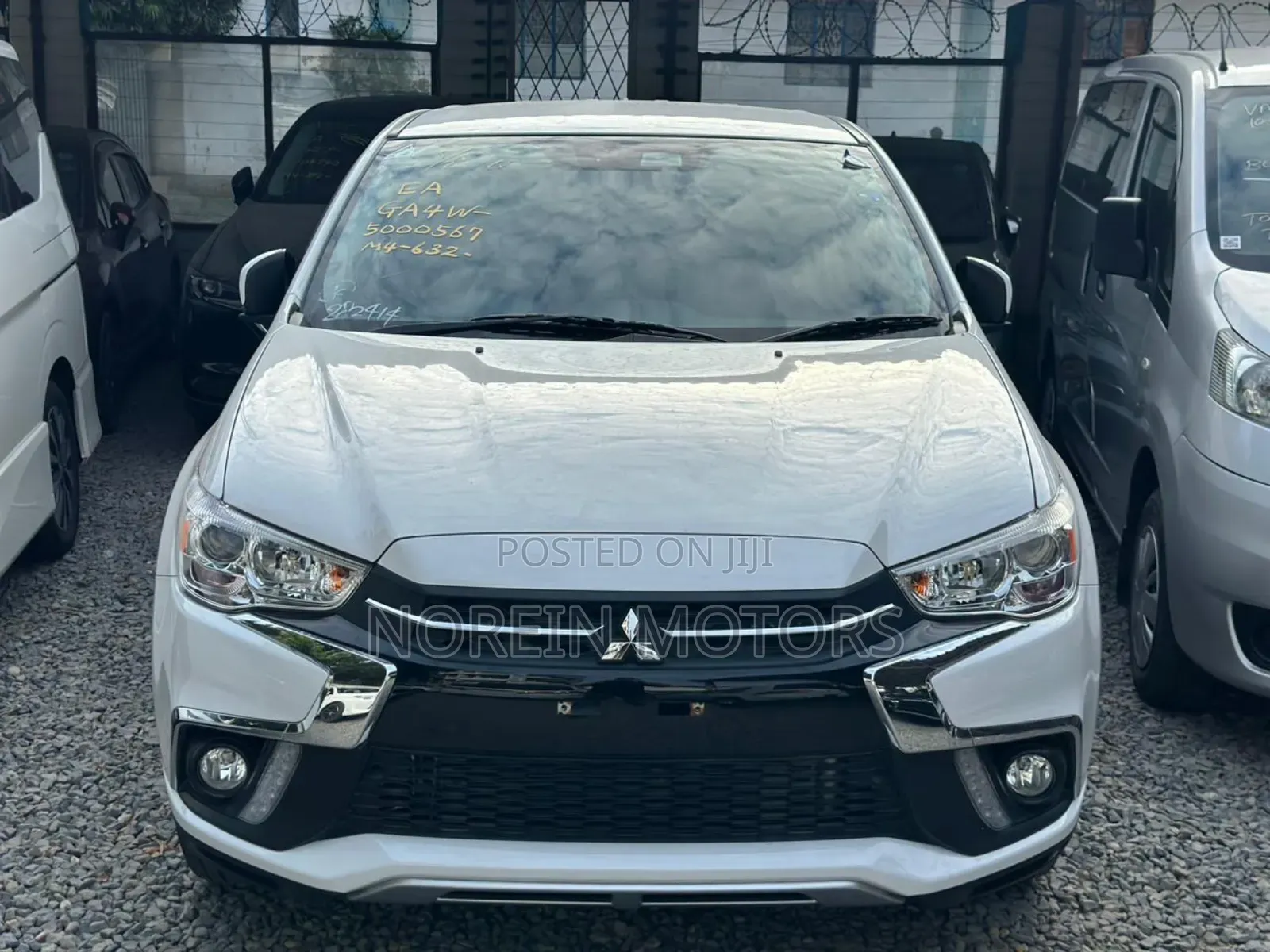 Mitsubishi RVR 2017 Off white
