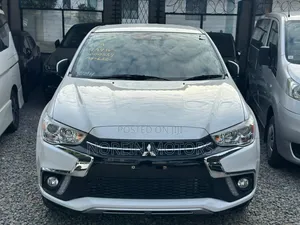 Mitsubishi RVR 2017 Off white