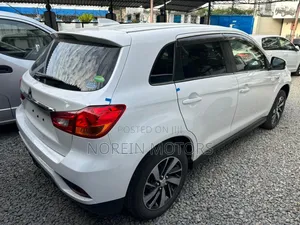 Mitsubishi RVR 2017 Off white