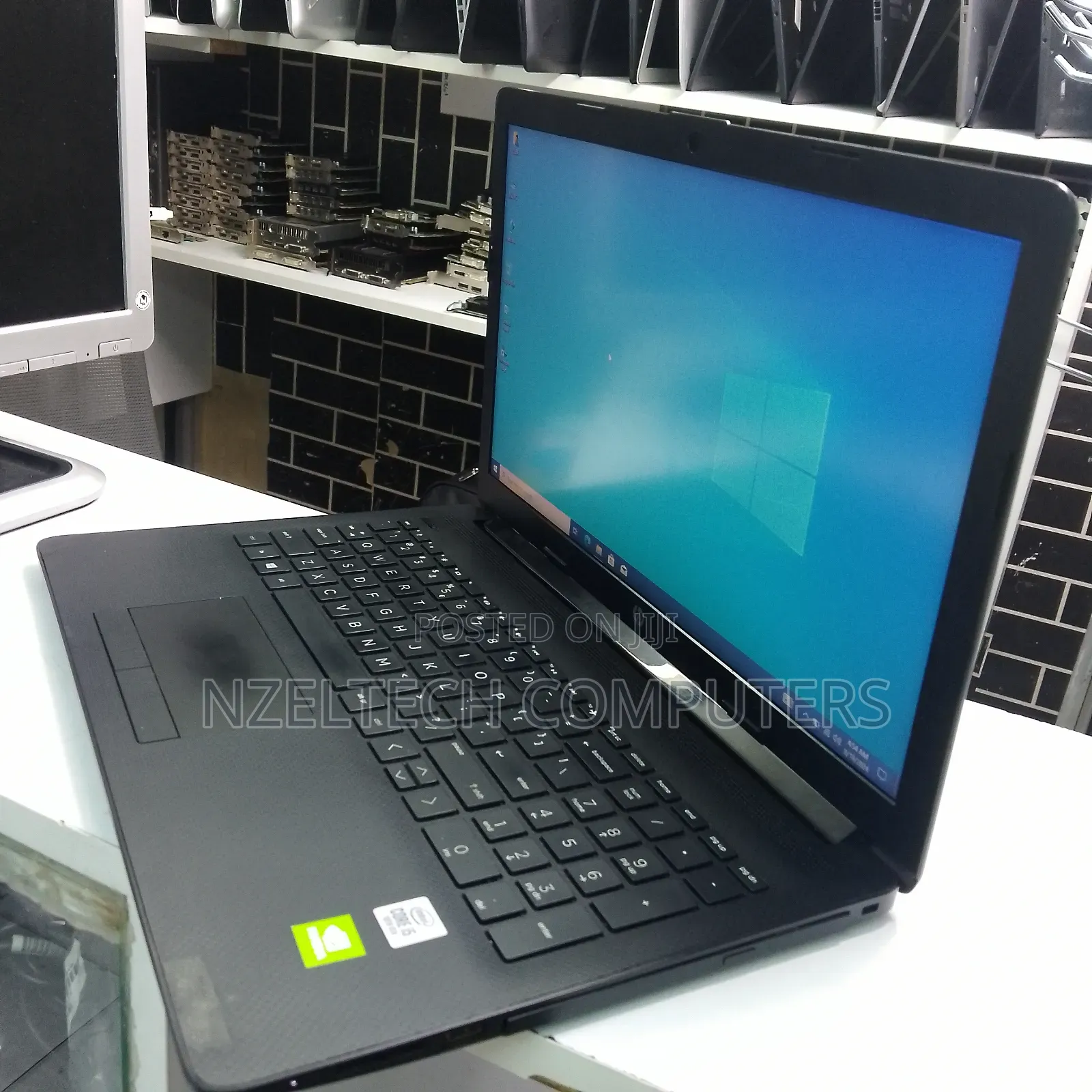 Laptop HP 15-Da2933nia 8GB Intel Core I5 SSD 1T