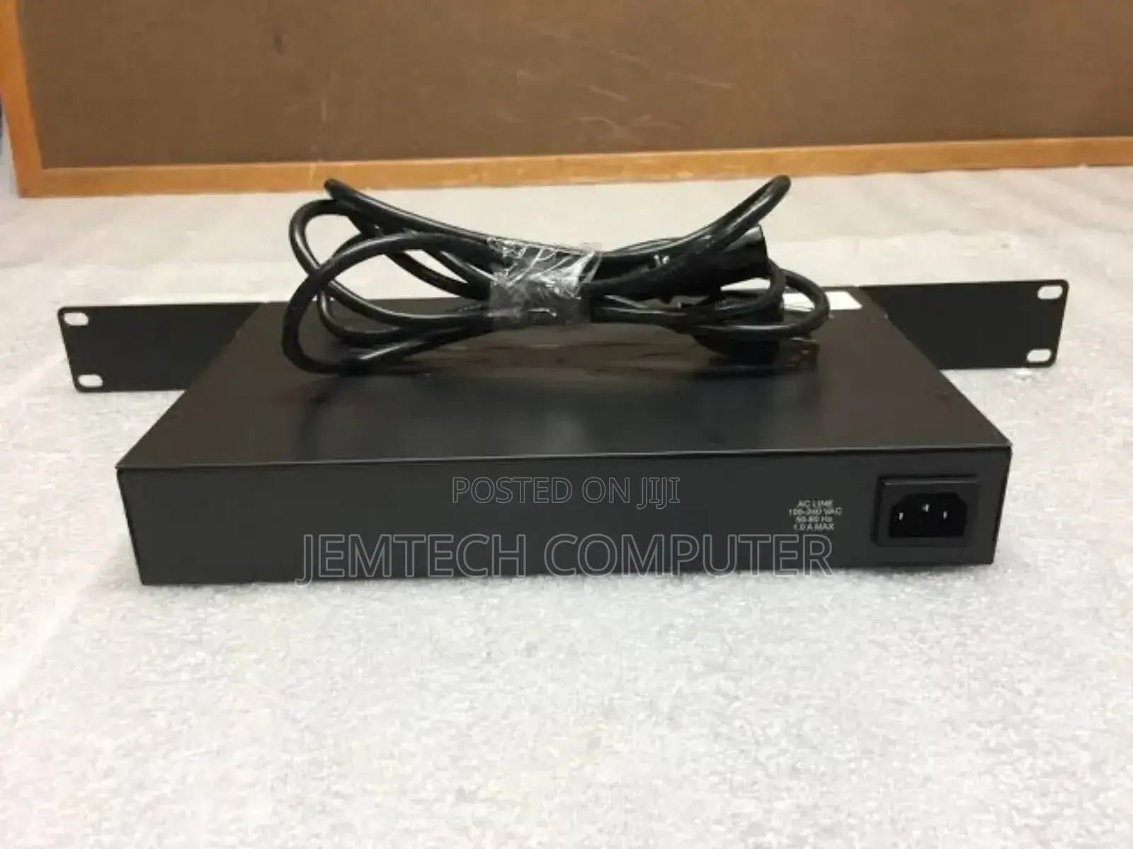 D-Link 16-Portbase-T Unmanaged Switch