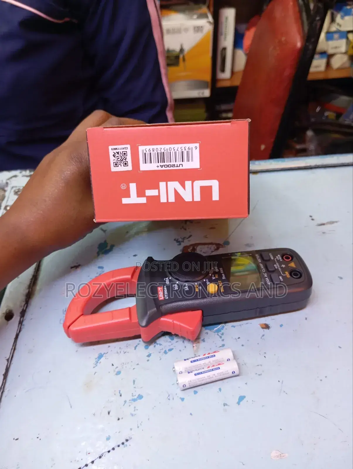 Ut200a+ Multimeter Digital