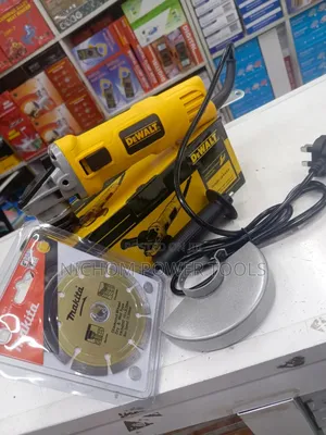 Dewalt 840watts Angle Grinder With Free Diamond Disc