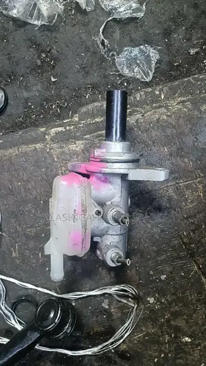 Noah Master Cylinder
