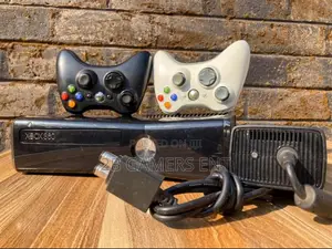 Xbox 360 Gaming Console, 17 Games