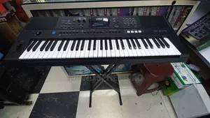 PSR 473 Yamaha Keyboard Plus Keyboard Stand