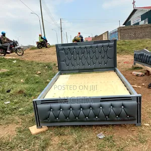 Mocket Bed (Black) 5by6