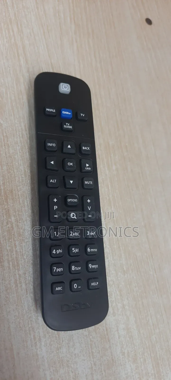 DSTV HD Model 8s Replacement Remote Control With Batteries.