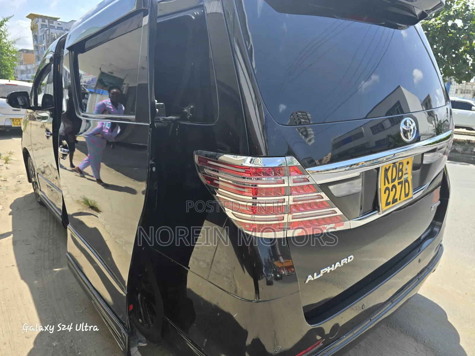 Toyota Alphard 2013 Black