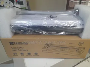 Innovia Laminating Machine With Trimmer