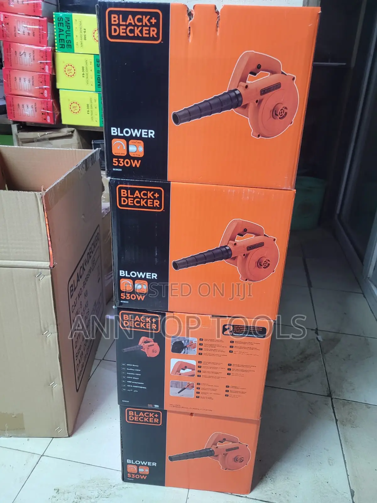 530 Watts Black and Decker Blower