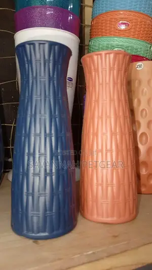 Beautiful Plastic Flower Vase for Decoration of Your Home
