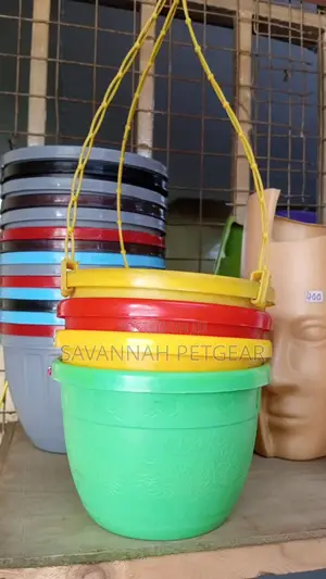 Round Plastic Hanging Pot, for Home, Size: 9 Inch