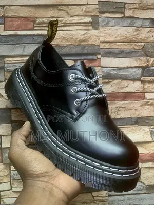 Dr. Martens Plain Black Size 40-45