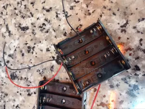 4 Slots AA Battery Box Battery Holder