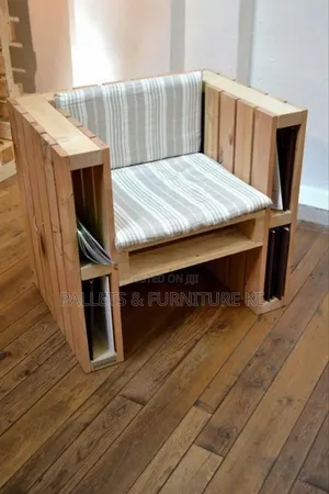 Cozy Corner Pallet Chair