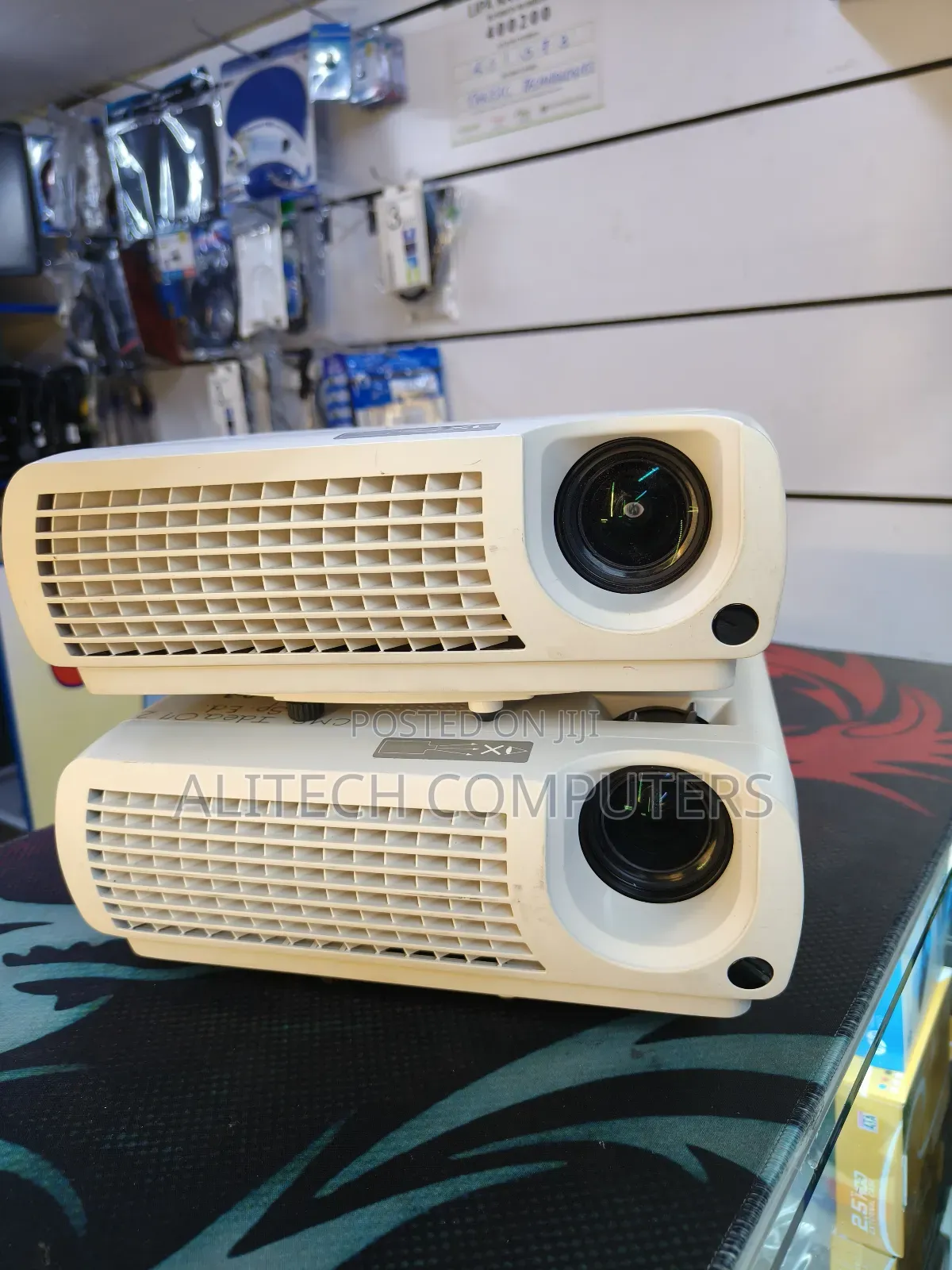 Mitsubishi Projector