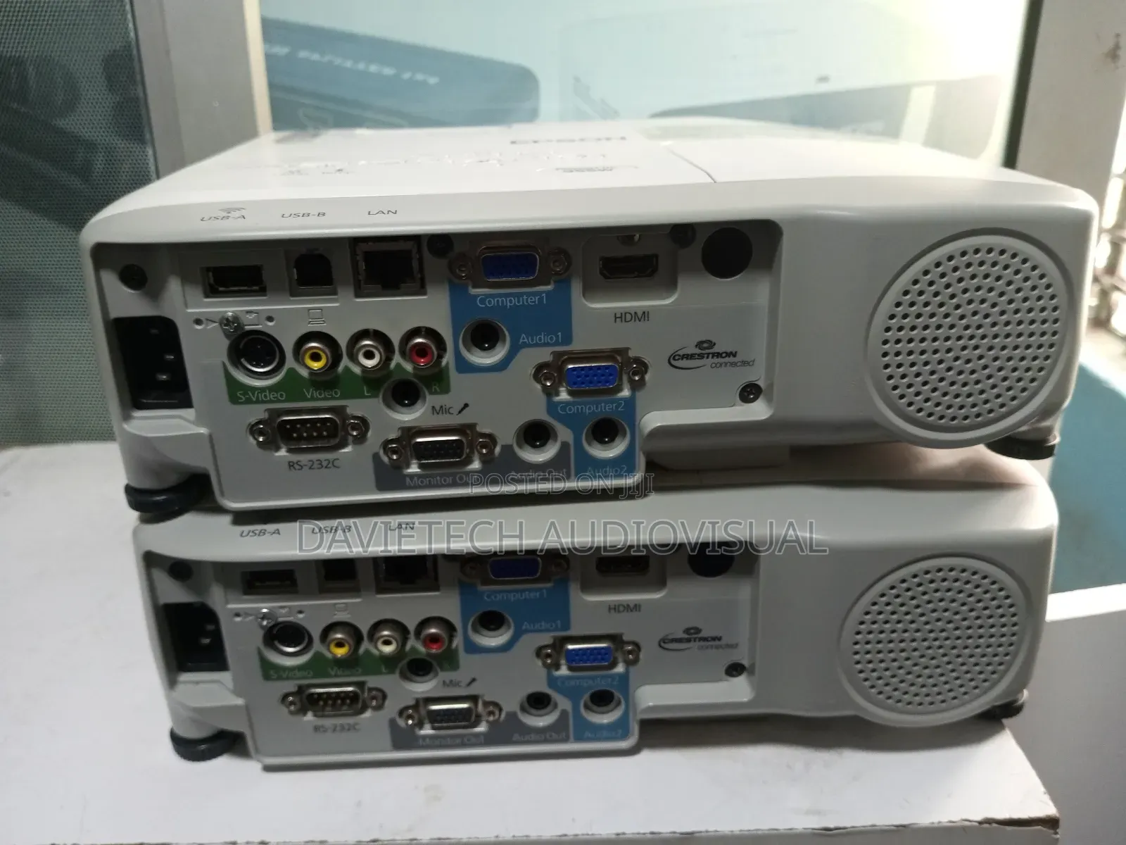 -Epson _Powerlite 955W at Projector
