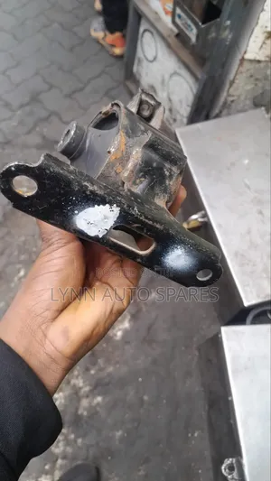 Honda Airwave Gearbox Mountain