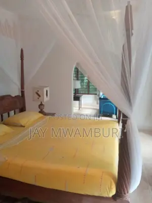 Furnished 8bdrm Villa in Casurina, Town Centre for sale