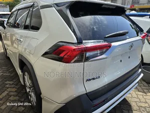 Toyota RAV4 2020 White