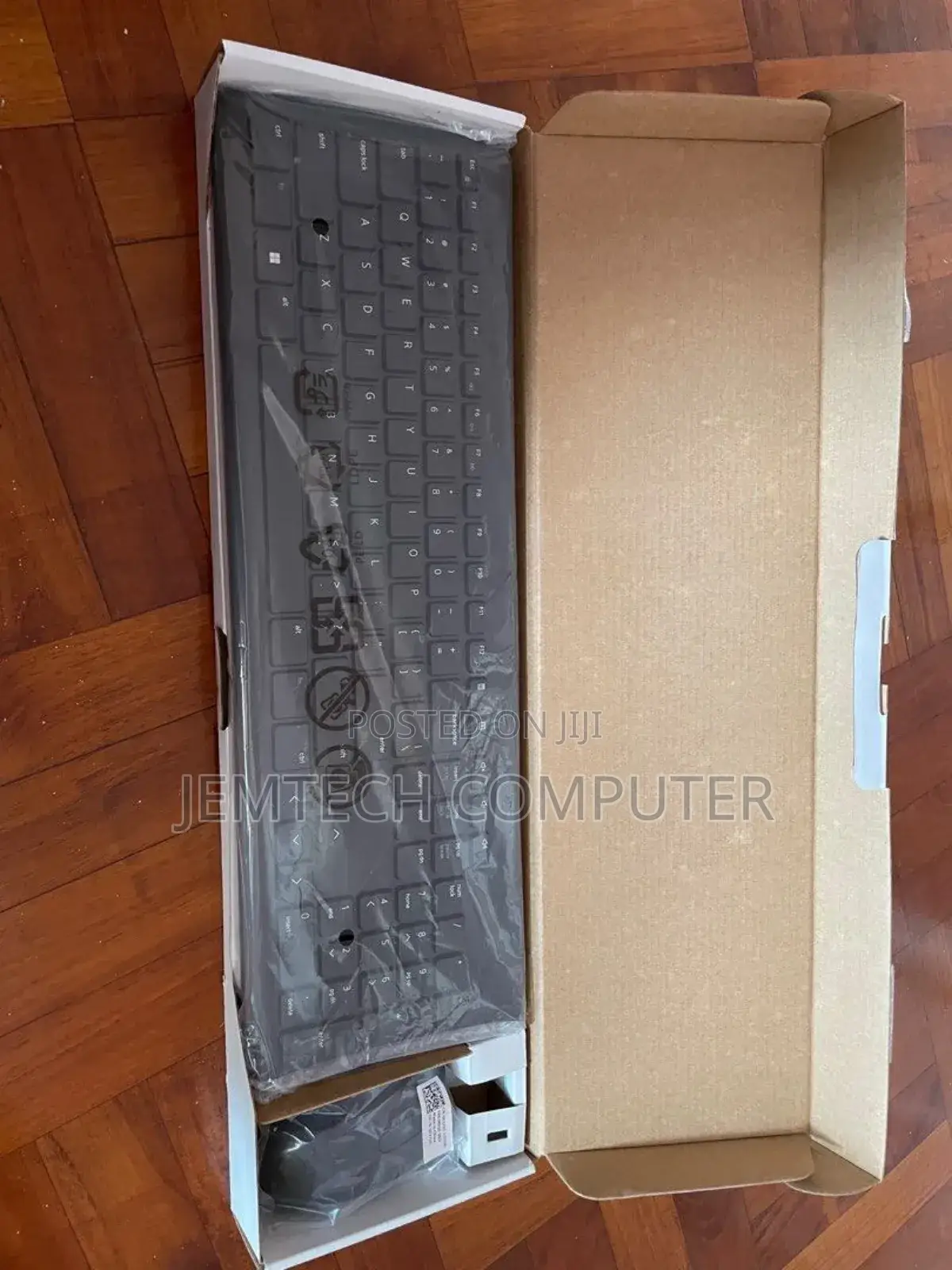 Km3322w~
Dell Wireless Keyboard and Mouse >