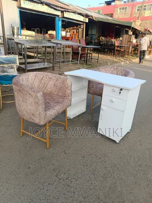 Manicure Set, With Baige Seats and White Table 
