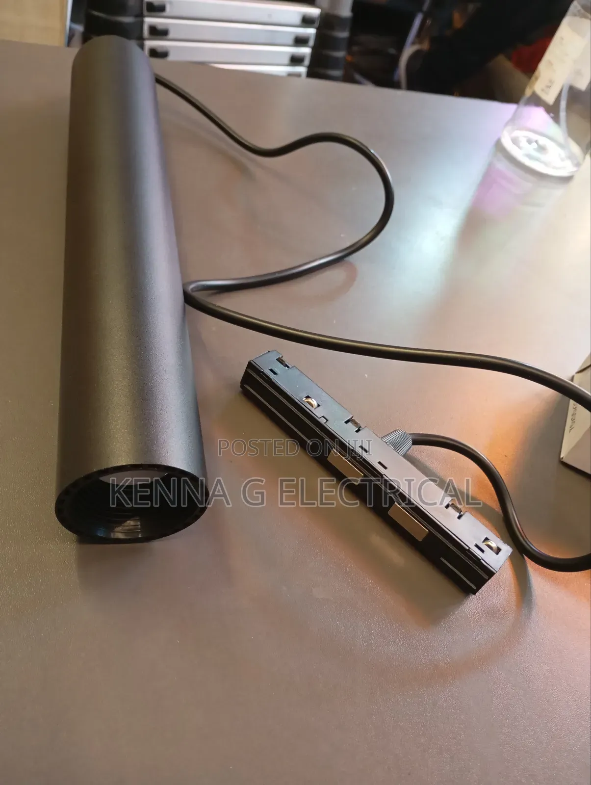 Ultra Thin Magnetic Hanging Spotlight 10w