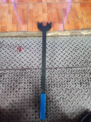 VW AUDI Crankshaft Sprocket Counter Hold Tool