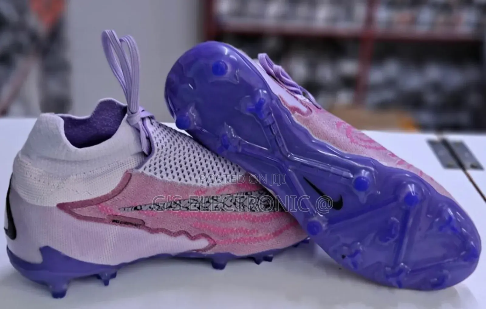Nike Phantom Soccer Boots //Soccer Boots,.