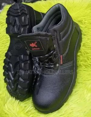 Safety Boots,Pure Leather Safety Boot Available in All Sizes