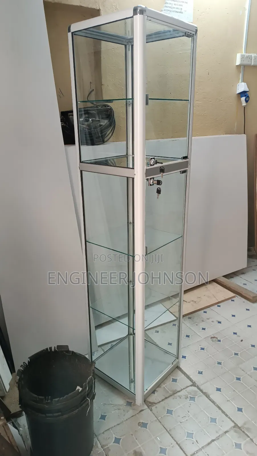 Cosmetics Glass Display