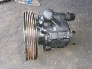 Nissan M9R Power Steering Pump for Xtrail, Dualis, Qashqai.