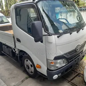 Toyota Dyna Manual Deasel 2017model.