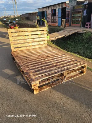 Pallets - Blazed Pallet Bed in 5 by 6 Size