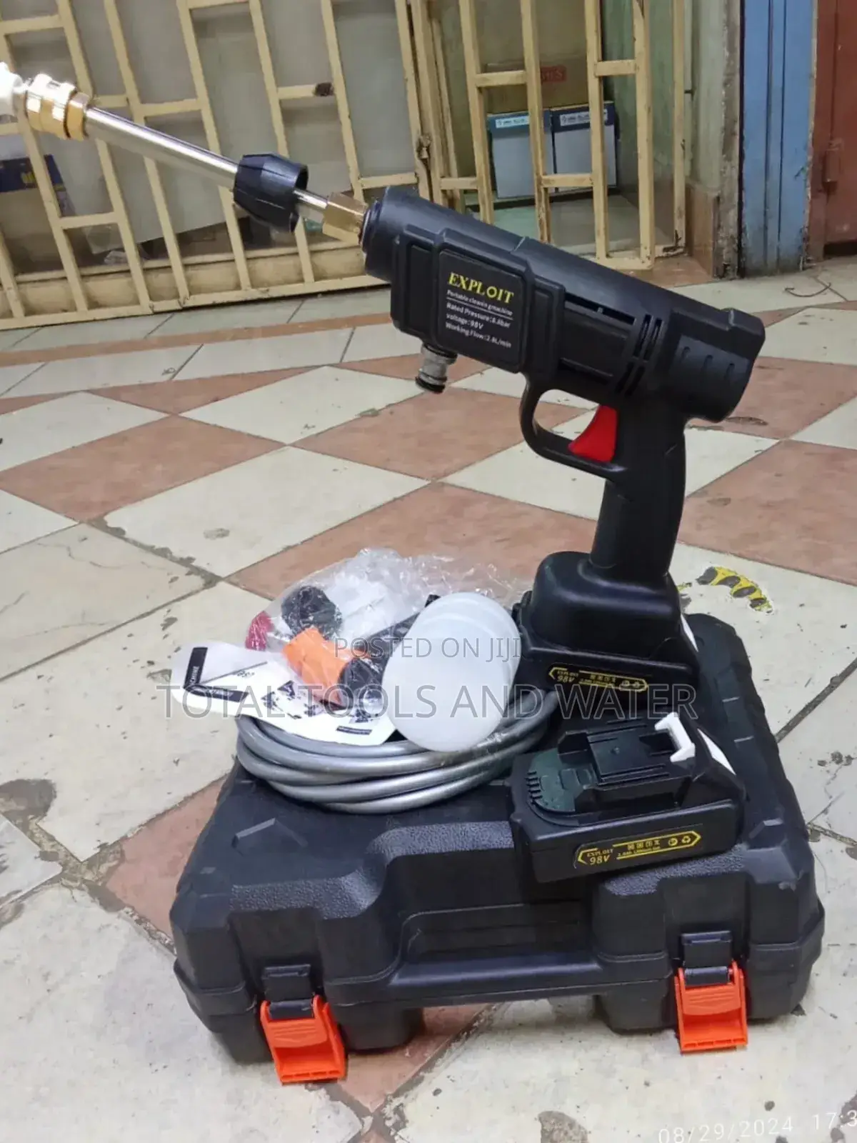 Portable Cordless Pressure Washer 98v + Polyurethane Pipe