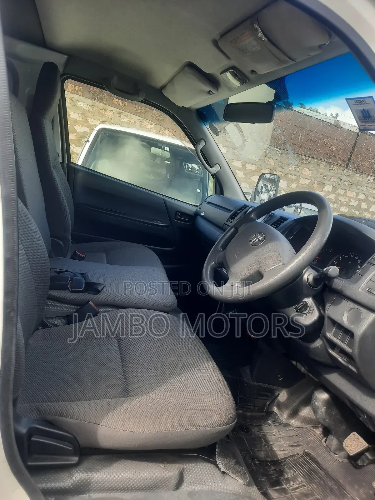 Toyota HiAce 2017 White
