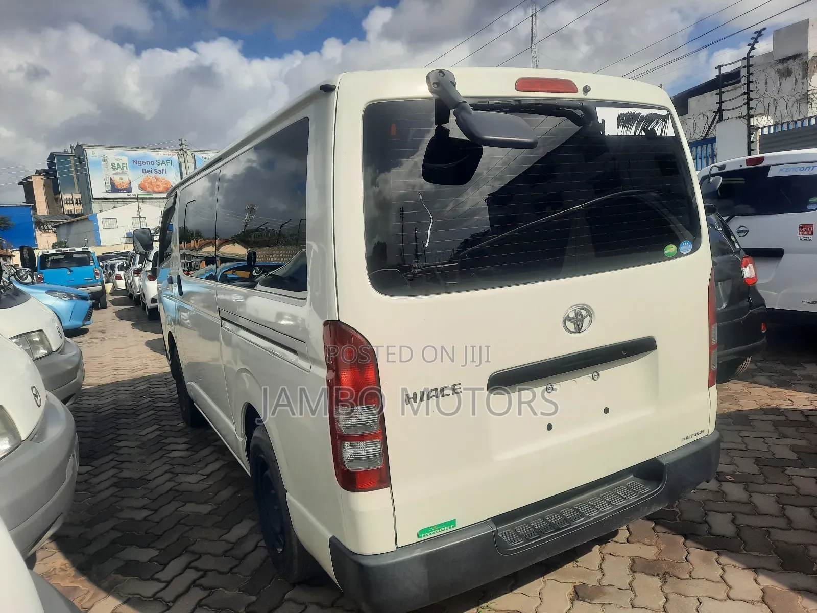 Toyota HiAce 2017 White