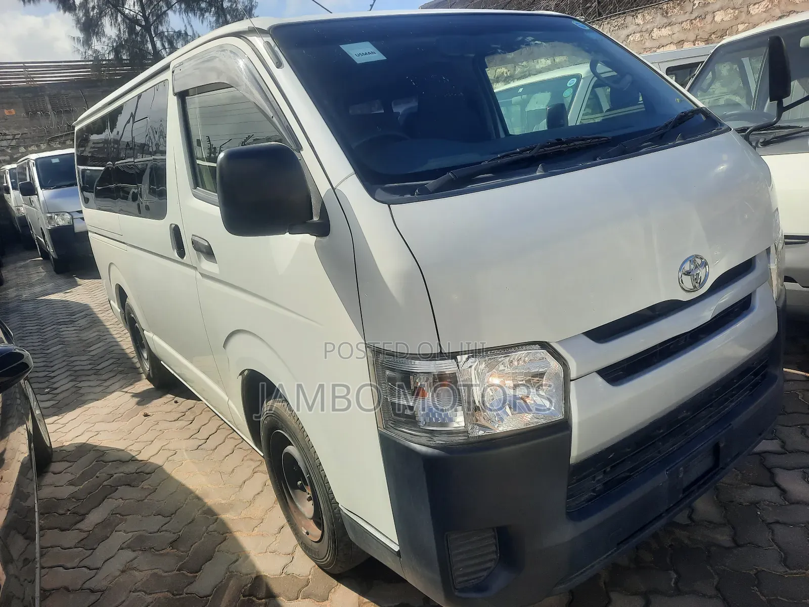 Toyota HiAce 2017 White