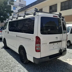 Toyota Regius 2019 White