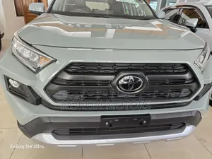 Toyota RAV4 2021 Green