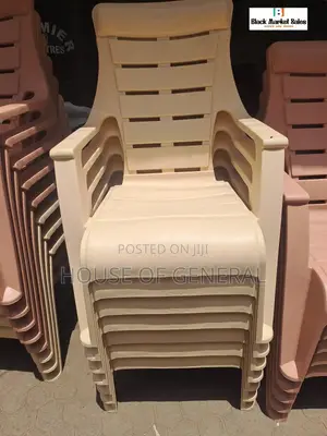 Relaxo Plastic Chair