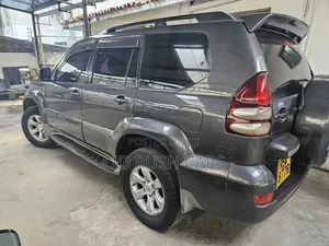 Toyota Land Cruiser Prado 2005 Gray