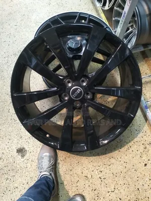 Sports Rims Size 22 for Range Rover Sports.