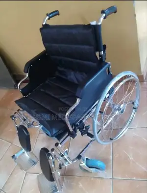 Heavy Duty/ Extra Wide Wheelchair