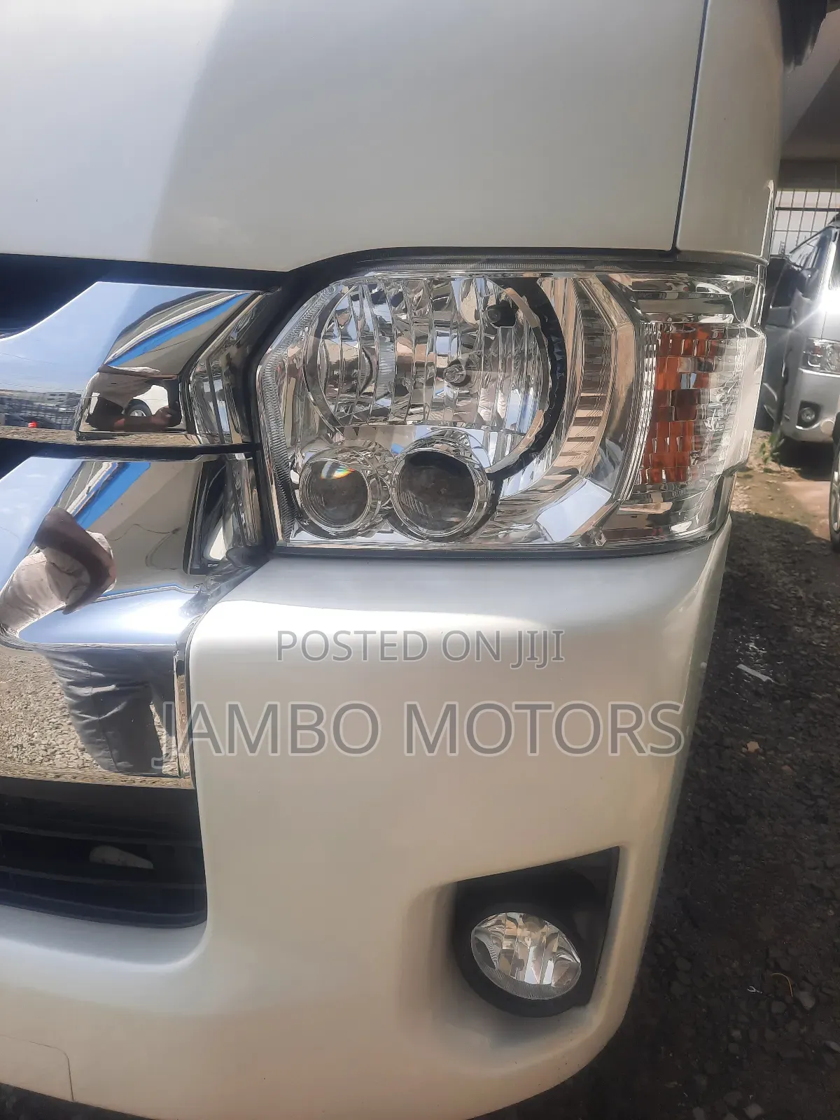 Toyota HiAce 2018 White